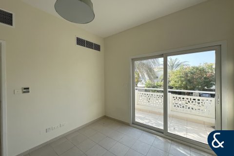 Villa en Meadows, Dubai, 4 dormitorios, 540 m², № 76764 - foto 13