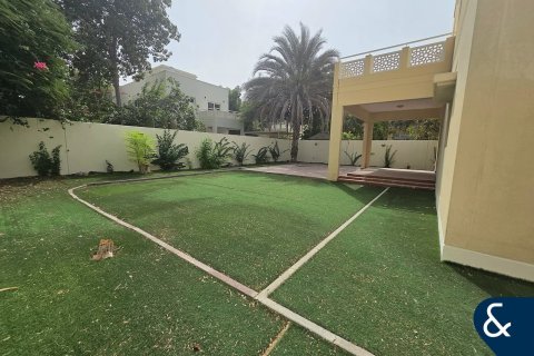 Villa en Meadows, Dubai, 4 dormitorios, 539 m², № 76764 - foto 7