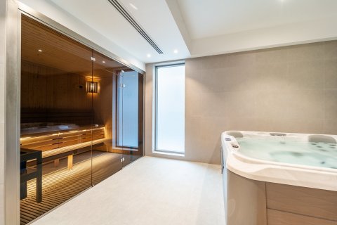 Apartment in Jumeirah Village Circle, Dubai 2 bedrooms, 209 sq.m. № 101216 - photo 11