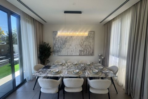 Villa in Dubai 4 bedrooms, 432 sq.m. № 101222 - photo 9