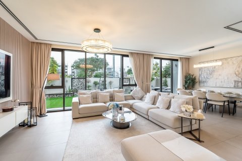 Villa in Dubai 4 bedrooms, 432 sq.m. № 101222 - photo 23