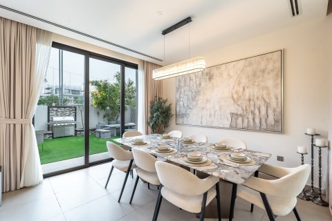 Villa in Dubai 4 bedrooms, 432 sq.m. № 101222 - photo 21