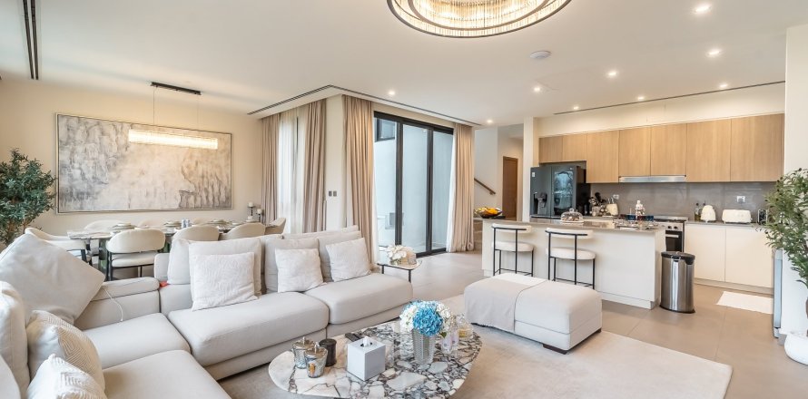 Villa in Dubai 4 bedrooms, 432 sq.m. № 101222