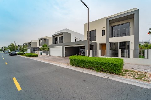 Villa in Dubai 4 bedrooms, 432 sq.m. № 101222 - photo 5