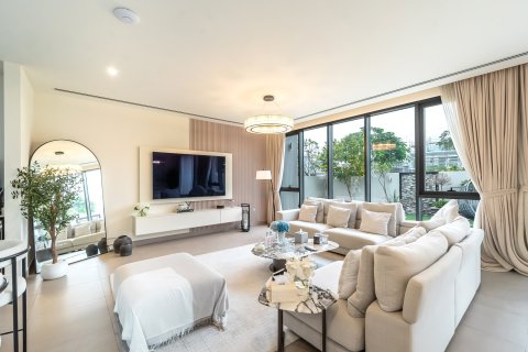 Villa in Dubai 4 bedrooms, 432 sq.m. № 101222 - photo 22