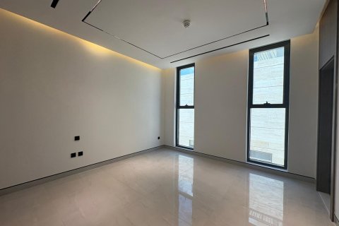 Villa in Dubai South (Dubai World Central), Dubai 5 bedrooms, 618 sq.m. № 101215 - photo 17