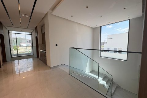 Villa in Dubai South (Dubai World Central), Dubai 5 bedrooms, 618 sq.m. № 101215 - photo 19