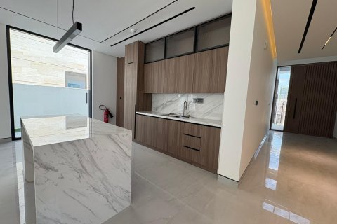 Villa in Dubai South (Dubai World Central), Dubai 5 bedrooms, 618 sq.m. № 101215 - photo 9