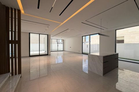 Villa in Dubai South (Dubai World Central), Dubai 5 bedrooms, 618 sq.m. № 101215 - photo 11