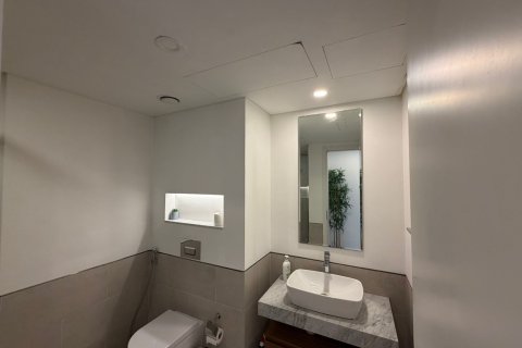 Apartamento en Umm Suqeim, Dubai, 1 dormitorio, 76 m², № 101227 - foto 2