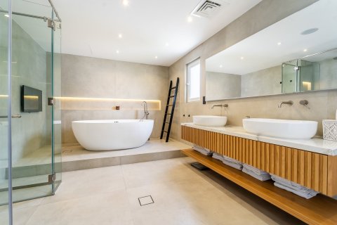 Купить виллу в Дубае: 5 спален, 409м², № 101223 - фото 3