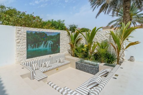 Купить виллу в Дубае: 5 спален, 409м², № 101223 - фото 20