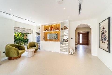 Купить виллу в Дубае: 5 спален, 409м², № 101223 - фото 10