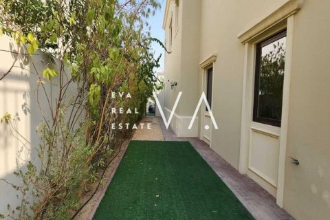 Villa in Dubai 5 bedrooms, 431.99 sq.m. № 52801 - photo 7