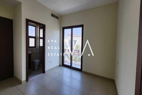 Villa in Dubai 5 bedrooms, 431.99 sq.m. № 52801 - photo 6