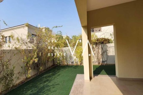 Villa in Dubai 5 bedrooms, 431.99 sq.m. № 52801 - photo 5
