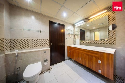 Снять в аренду виллу в Дубае: 5 спален, 570.8м², № 71640 - фото 11