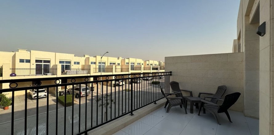 Townhouse in Dubai 3 bedrooms, 112.3 sq.m. № 71641