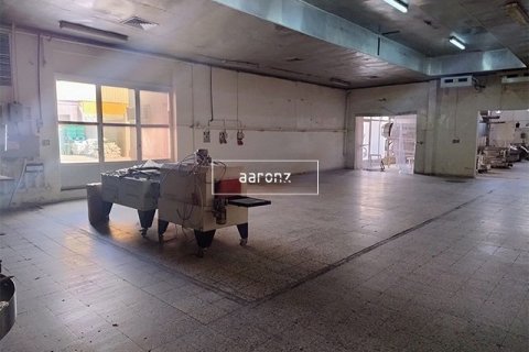 Warehouse in Al Quoz, Dubai 418.1 sq.m. № 10892 - photo 13