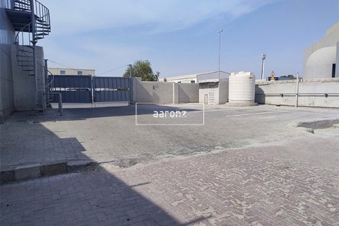 Warehouse in Al Quoz, Dubai 418.1 sq.m. № 10892 - photo 4