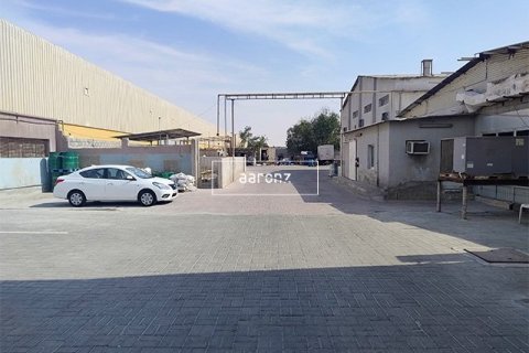 Warehouse in Al Quoz, Dubai 418.1 sq.m. № 10892 - photo 9