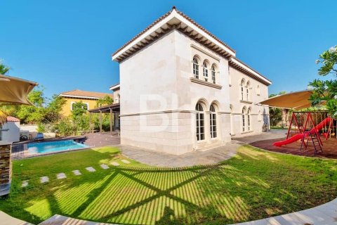 Снять в аренду виллу в The Villa, Дубай: 6 спален, 790м², № 24410 - фото 15