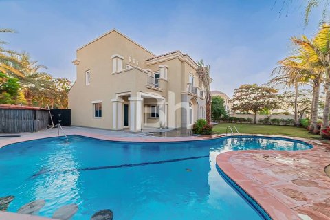 Villa à Dubai Sports City, Dubai, 5 chambres, 542 m², № 24412 - photo 1