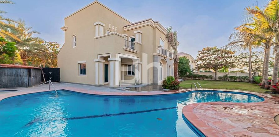 Villa à Dubai Sports City, Dubai, 5 chambres, 542 m², № 24412