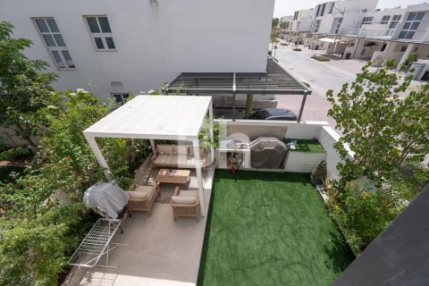 Villa in DAMAC Hills (Akoya by DAMAC), Dubai 3 bedrooms, 210 sq.m. № 24409 - photo 5