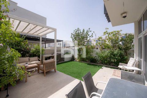 Villa in DAMAC Hills (Akoya by DAMAC), Dubai 3 bedrooms, 210 sq.m. № 24409 - photo 4