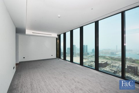 Apartment in Dubai Internet City, Dubai 4 bedrooms, 447 sq.m. № 103758 - photo 15