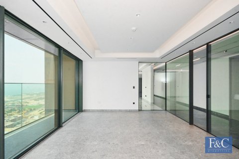 Apartment in Dubai Internet City, Dubai 4 bedrooms, 447 sq.m. № 103758 - photo 19