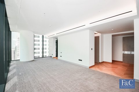 Apartment in Dubai Internet City, Dubai 4 bedrooms, 447 sq.m. № 103758 - photo 17