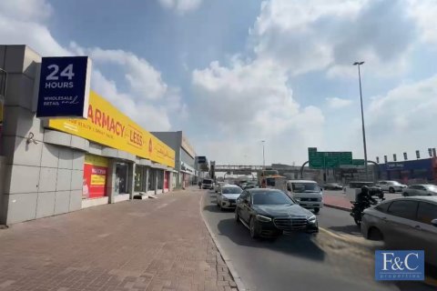 Снять в аренду склад в Al Quoz Industrial Area, Al Quoz, Дубай: 790м², № 103759 - фото 2