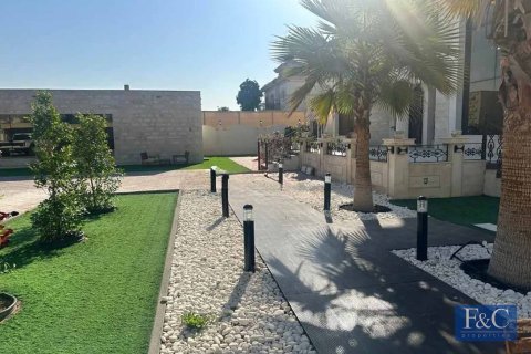 Villa in Al Barsha 2, Al Barsha, Dubai 6 bedrooms, 1394 sq.m. № 103765 - photo 4