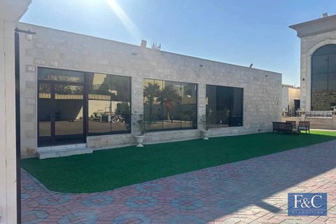 Villa in Al Barsha 2, Al Barsha, Dubai 6 bedrooms, 1394 sq.m. № 103765 - photo 10