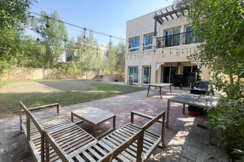 Villa à Jumeirah Village Triangle, Dubai, 2 chambres, 250 m², № 96836