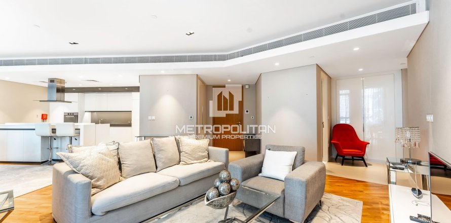 Apartment in Bluewaters Residences, Bluewaters, Dubai 2 bedrooms, 137 sq.m. № 8833