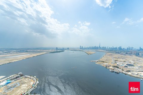 Ático en Dubai, 4 dormitorios, 293.7 m², № 24436 - foto 1