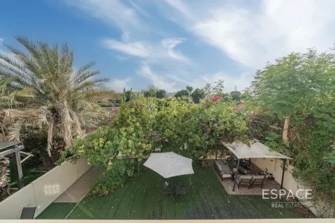 Villa in The Springs, Dubai 3 bedrooms, 245 sq.m. № 61795 - photo 1