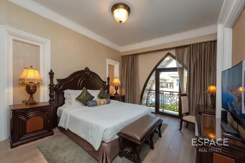 Villa en Palm Jumeirah, Dubai, 4 dormitorios, 581 m², № 61712 - foto 7