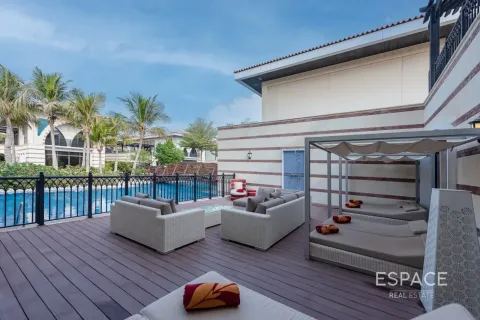Villa en Palm Jumeirah, Dubai, 4 dormitorios, 581 m², № 61712 - foto 15