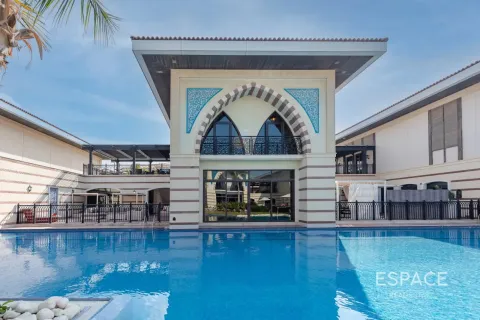Villa in Palm Jumeirah, Dubai 4 bedrooms, 581 sq.m. № 61712