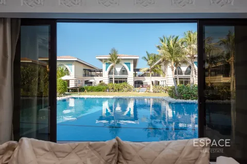 Villa in Palm Jumeirah, Dubai 4 bedrooms, 581 sq.m. № 61712 - photo 14