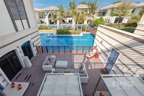 Villa in Palm Jumeirah, Dubai 4 bedrooms, 581 sq.m. № 61712 - photo 20