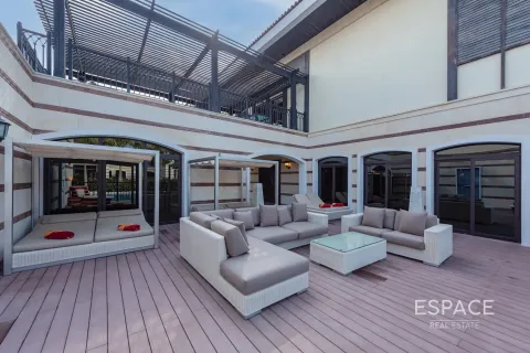 Villa in Palm Jumeirah, Dubai 4 bedrooms, 581 sq.m. № 61712 - photo 16