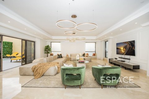 Apartment in Jumeirah Beach Residence, Dubai 4 bedrooms, 514 sq.m. № 61713 - photo 1