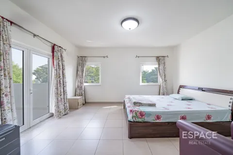 Купить таунхаус в Al Furjan, Дубай: 3 спальни, 301м², № 61796 - фото 13