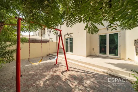 Купить таунхаус в Al Furjan, Дубай: 3 спальни, 301м², № 61796 - фото 17