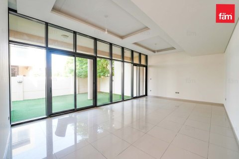 Снять в аренду виллу в Дубае: 3 спальни, 253м², № 67419 - фото 5